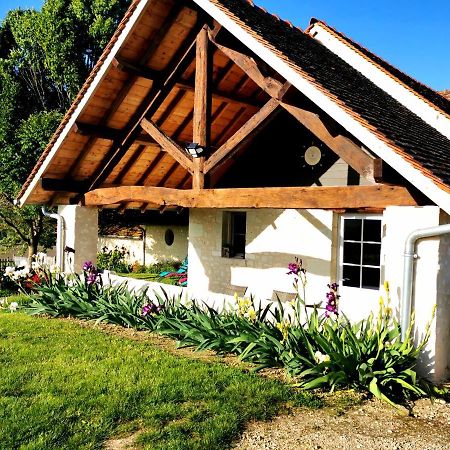 Gite De Charme Dans Un Cadre Calme Et Reposant Châtellerault Exterior photo